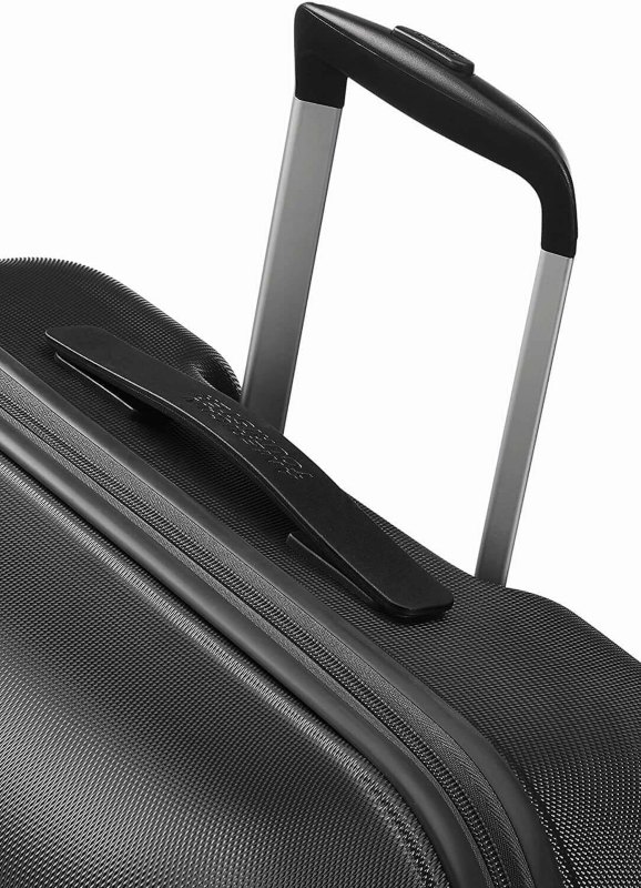 maletas-grandes-AmericanTourister-Wavebreaker-mango Detalle del asa telescópica del doble tubo de una maleta American Tourister Wave Breaker.